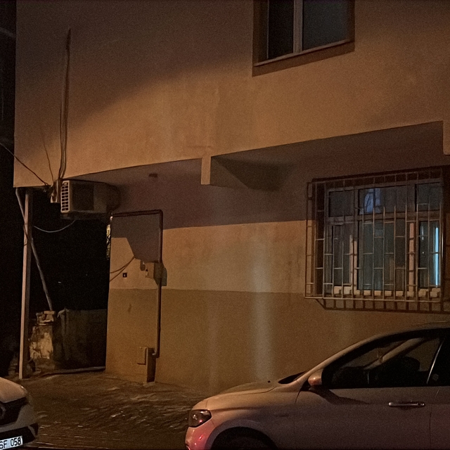 Tartıştığı emekli polisi karnından vurdu