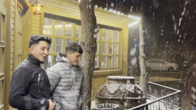 Aksaray'ın Güzelyurt ilçesinde kar yağışı etkili oluyor