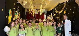 İlkokul koridorunda Ramazan Sokağı coşkusu