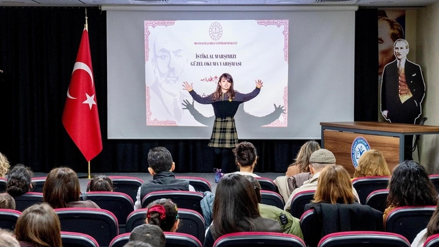 Menteşe'de öğrenciler ödüllerini aldı