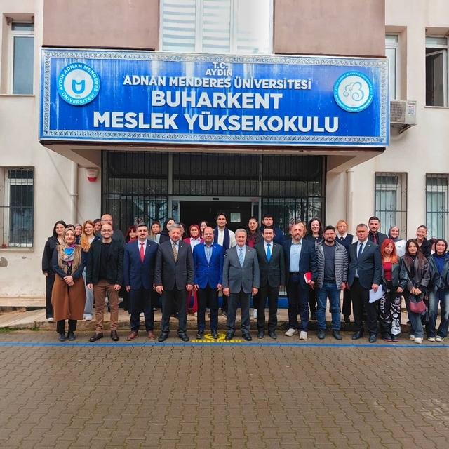 Buharkent MYO'da Girişimcilik Zirvesi gerçekleştirildi