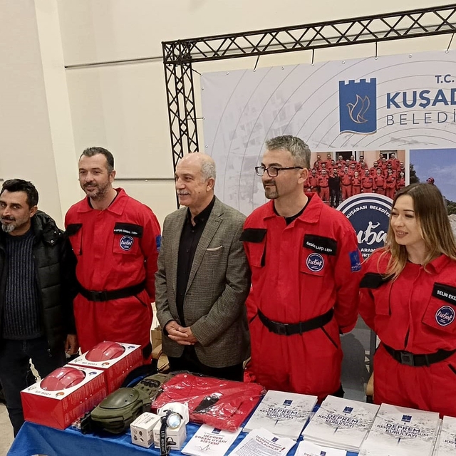 Kuşadası Belediyesi depreme karşı aldığı önlemleri İzmir'de anlattı