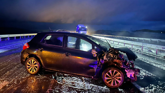 Aksaray'da 2 otomobil çarpıştı: 5 yaralı