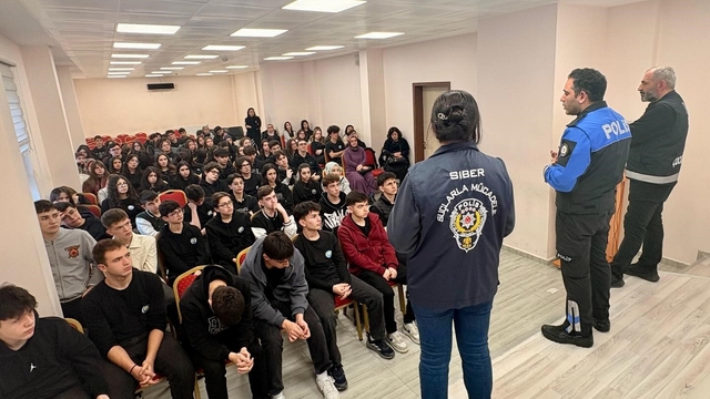 Bilecik'te lise öğrencilerine zorbalık ve güvenlik bilgilendirmesi
