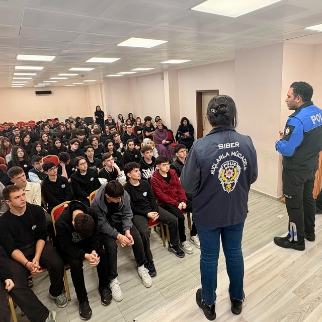 Bilecik'te lise öğrencilerine zorbalık ve güvenlik bilgilendirmesi