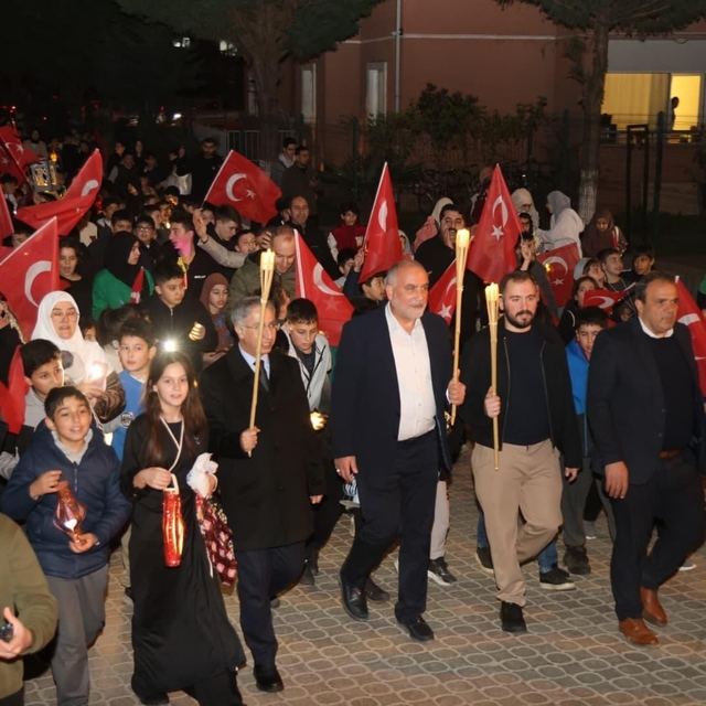 Canik'te Ramazan'ın gelişi fener alayıyla karşılandı
