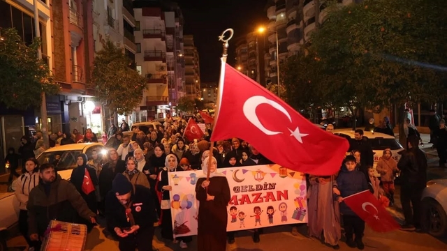 İncirliova'da Ramazan ayını Fener Alayı ile karşıladılar