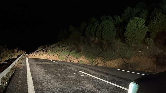 Toprak kayması nedeniyle kapanan İstanbul-İzmir Otoyolu trafiğe açıldı