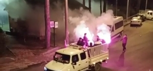 Adana'da ilk sahurda meşaleli davul şovu