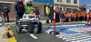 Tokat'ta jandarmadan köy okullarında trafik eğitimi