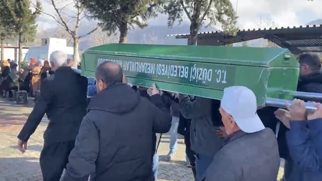 Osmaniye'de eski eşi tarafından öldürülen 2 çocuk annesi kadın toprağa verildi