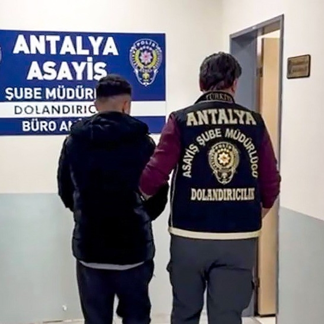 Dolandırıcılık yöntemi pes dedirtti: Kredi notunu yükseltip 'yüksek limitli...