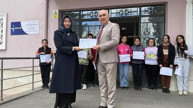 Emirdağ Gömü Ortaokulu, Avrupa'dan 'eTwinning' projesiyle ödülle döndü