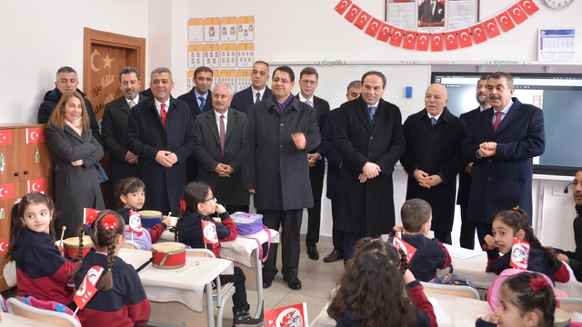 Bakan Tekin, Erzurum'da 12 derslikli okulun açılışını yaptı