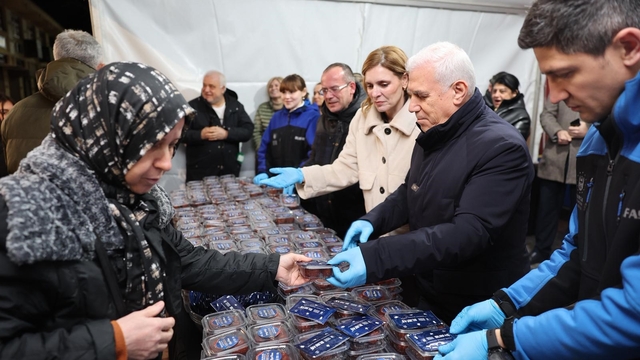 Ulu Cami'de Ramazan'a tatlı başlangıç