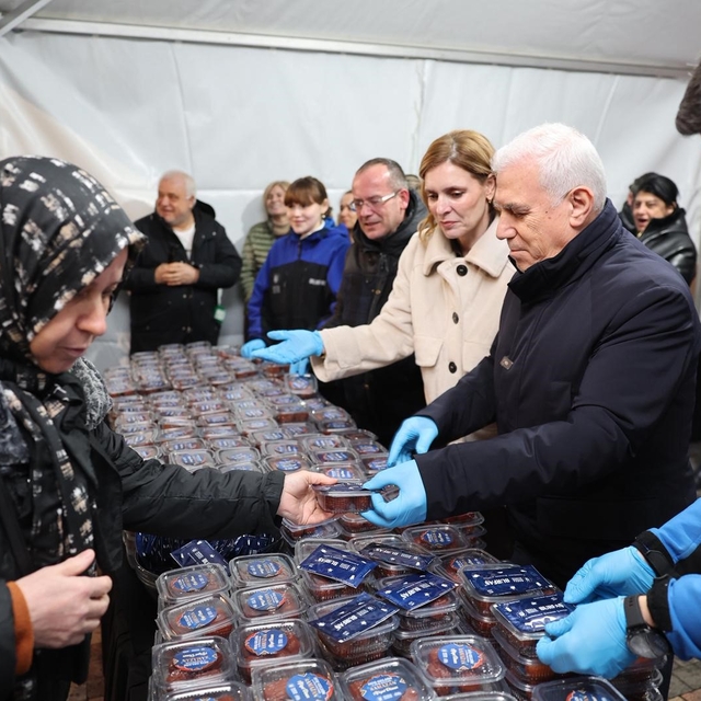 Ulu Cami'de Ramazan'a tatlı başlangıç