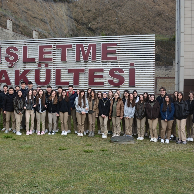 Liseli gençler Düzce Üniversitesi'nde