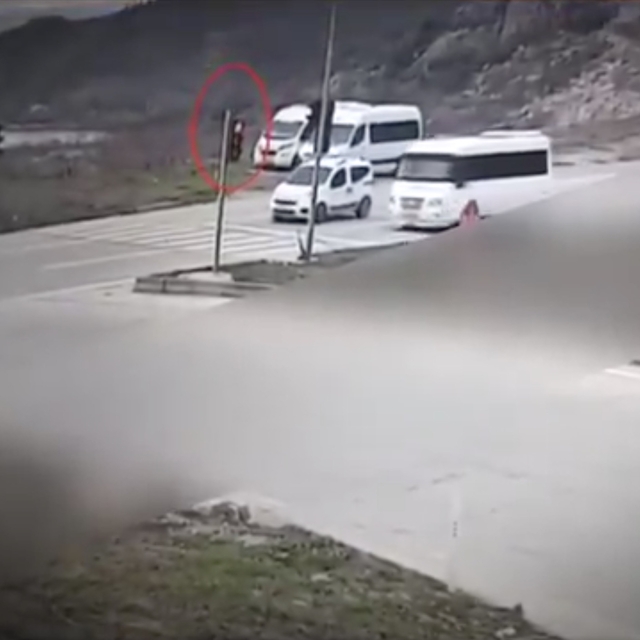 Bursa'da kırmızı ışık ihlallerine geçit yok, kameralar anbean izliyor