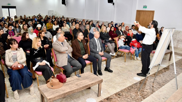 Silifke'de öğretmen ve velilere yönelik seminer düzenlendi