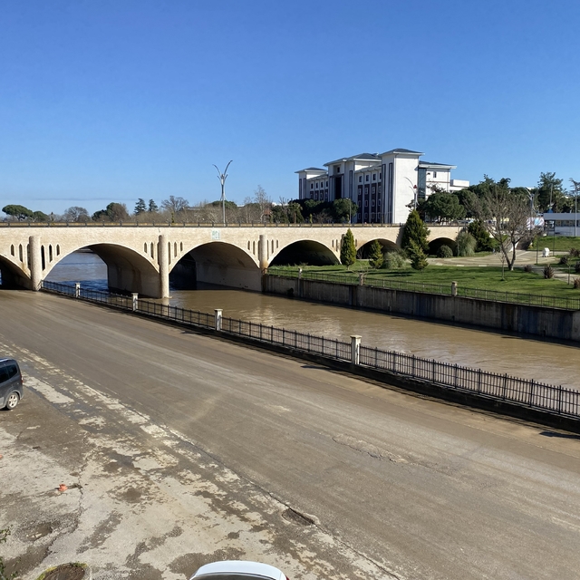 Biga'da taşan Kocabaş Çayı normale döndü