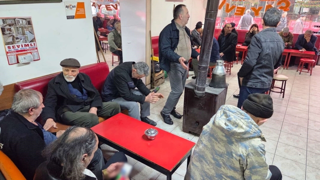 Yıllardır süren Ramazan geleneği
Ramazan'da çay satışı yok, muhabbet var