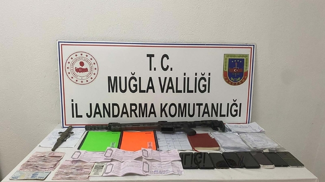 Muğla'da tefeci ve göçmen kaçakçılığı operasyonunda 2 tutuklama