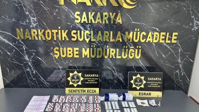 Sakarya'da uyuşturucu operasyonunda gözaltına alınan 3 şüpheli tutuklandı