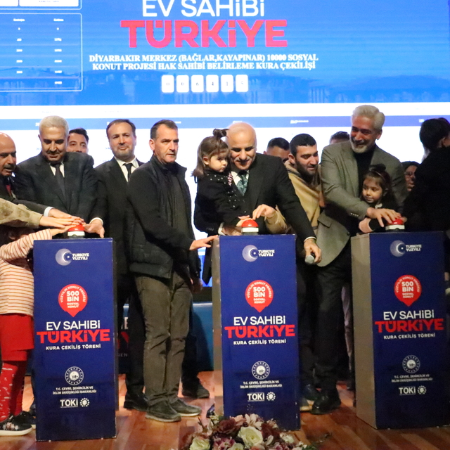 Diyarbakır'da 'Yüzyılın Konut Projesi' kuraları çekildi