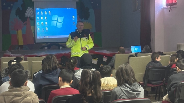 Çorum'da öğrencilere trafik eğitimi verildi