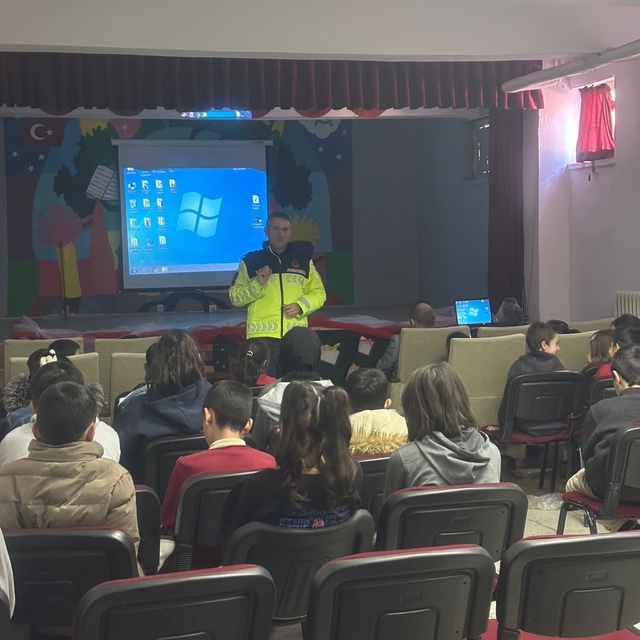 Çorum'da öğrencilere trafik eğitimi verildi