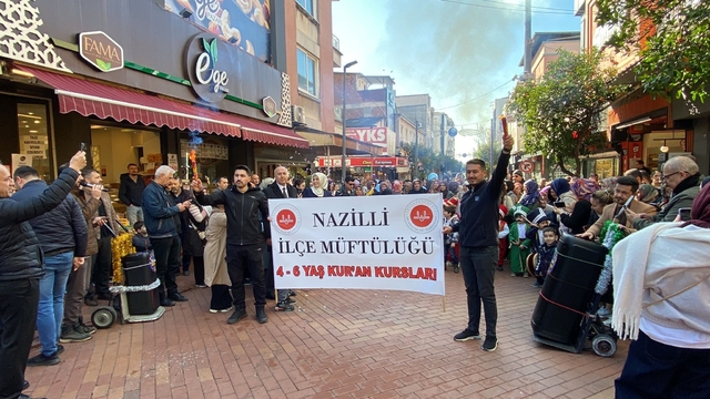 Nazilli'de Kuran kursu öğrencileri ramazanı yürüyüşle karşıladı