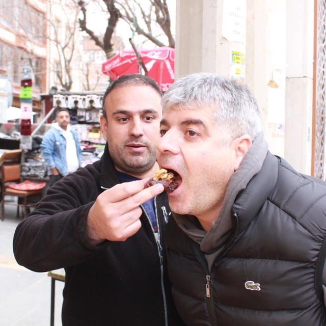Uzman diyetisyenden iftar ve sahur arasında 2 litre su tüketimi önerisi