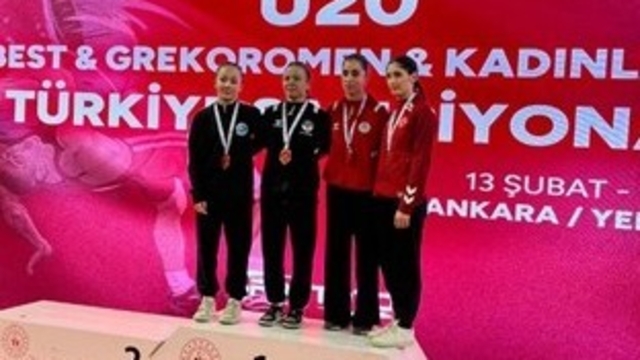 Aydınlı güreşçiler Türkiye Şampiyonası'ndan madalyalarla döndü