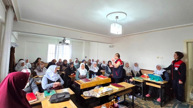 Kadın çiftçilere yönelik eğitimler sürüyor