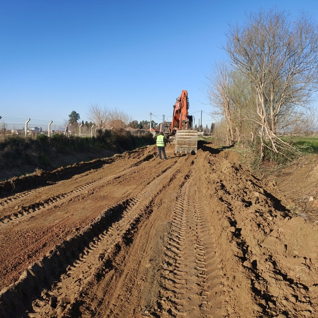 Aydın Büyükşehir Belediyesi'nin yol çalışmaları sürüyor