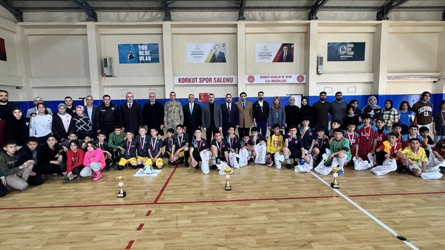 Korkut'ta düzenlenen okullar arası futsal turnuvası sona erdi