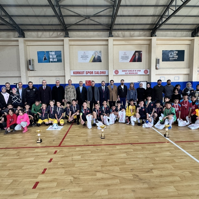 Korkut'ta düzenlenen okullar arası futsal turnuvası sona erdi