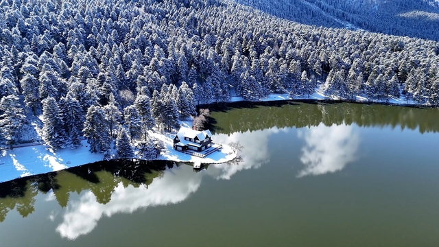 Bolu'nun incisi beyaz gelinliğini giydi