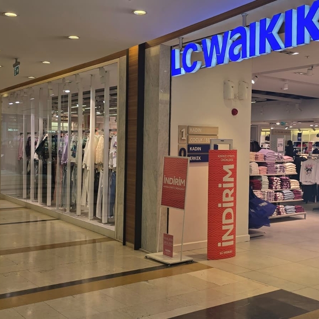 Alarmlarını parçaladıkları 10 bin liralık kıyafetle kayıplara karıştılar