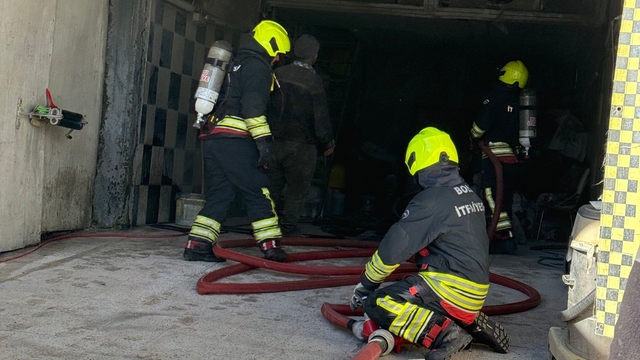 Bolu'da oto kuaför dükkanında çıkan yangın paniğe neden oldu