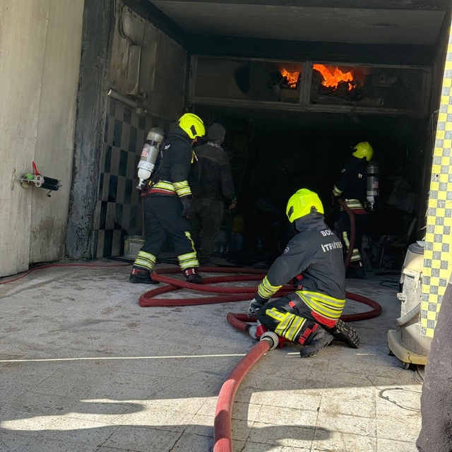 Bolu'da oto kuaför dükkanında çıkan yangın paniğe neden oldu