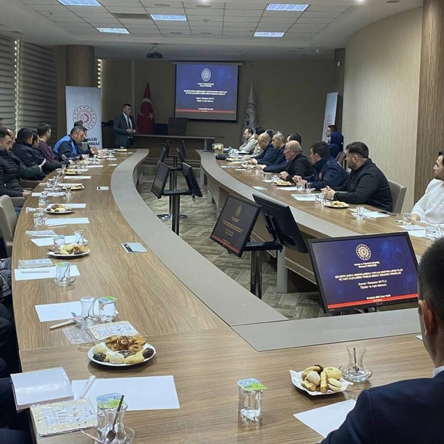 Aksaray'da 22 belediyenin zabıta ekiplerine ölçü ve ayar eğitimi