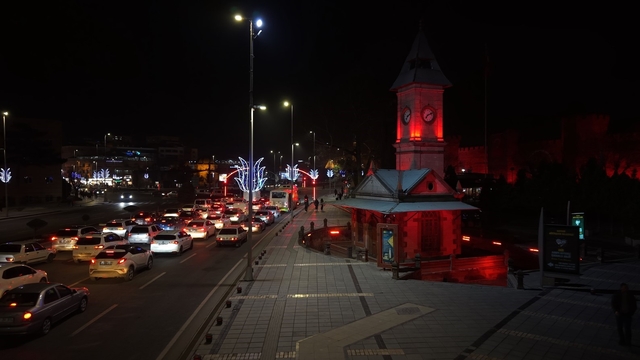 Kayseri'de Ramazan, ışık ve renk şöleni ile karşılandı