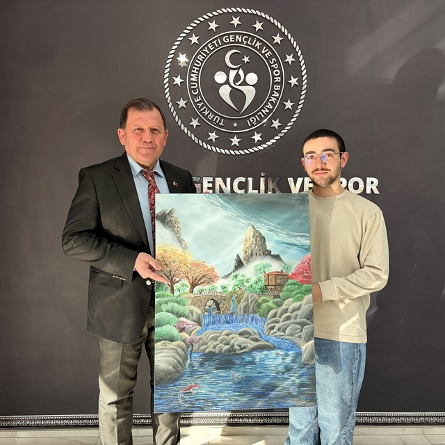 Şampiyon sporcudan Kabakcı'ya anlamlı hediye