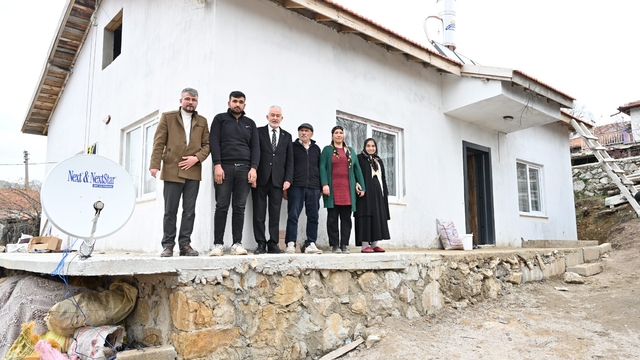 Yangında evi yanan aileye Başkan'dan yeni yuva
"Süreç boyunca başkanımız sürekli yanımızdaydı"