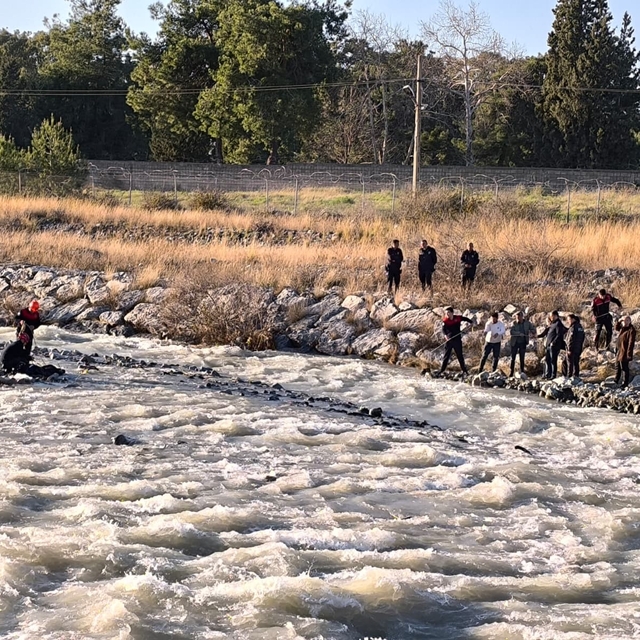 Köprüden düşerek akıntıya kapılan çocuk hayatını kaybetti