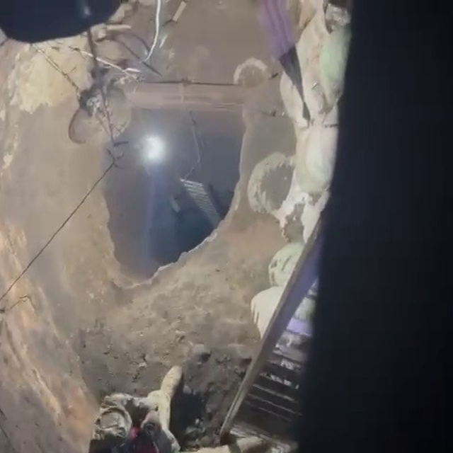 Evinin bahçesinde define arayan şahıs, 40 metre derinlik ve 3 metre genişli...