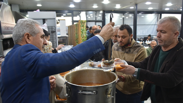 Şanlıurfa, Malatya ve Adıyaman'da ilk iftar yapıldı