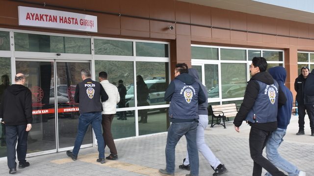 Gümüşhane merkezli dolandırıcılık ve yasa dışı bahis operasyonunda 5 şüpheli tutuklandı