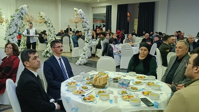 Kozan'da gaziler ve şehit aileleri iftarda buluştu